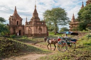 photo with horse cart in Bagan